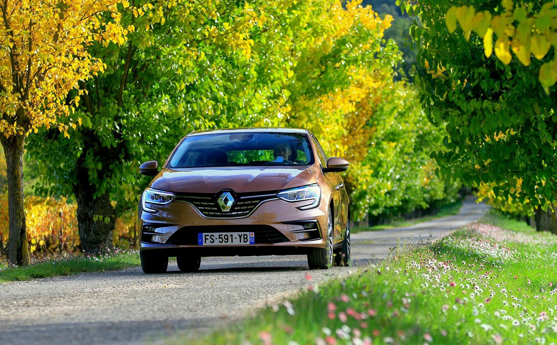 découvrez notre sélection de berlines compactes alliant style, confort et performance. parfaites pour la ville comme pour la route, ces voitures offrent une conduite agréable et économique. explorez les meilleures options sur le marché pour trouver le modèle qui vous correspond.