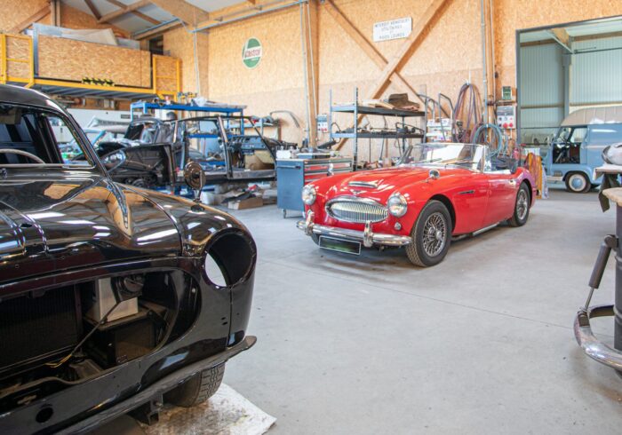 découvrez l'art de la restauration de voitures vintage : un voyage passionnant au cœur de l'automobile classique. apprenez les techniques de restauration, trouvez des conseils d'experts et révélez le potentiel caché de votre véhicule vintage.