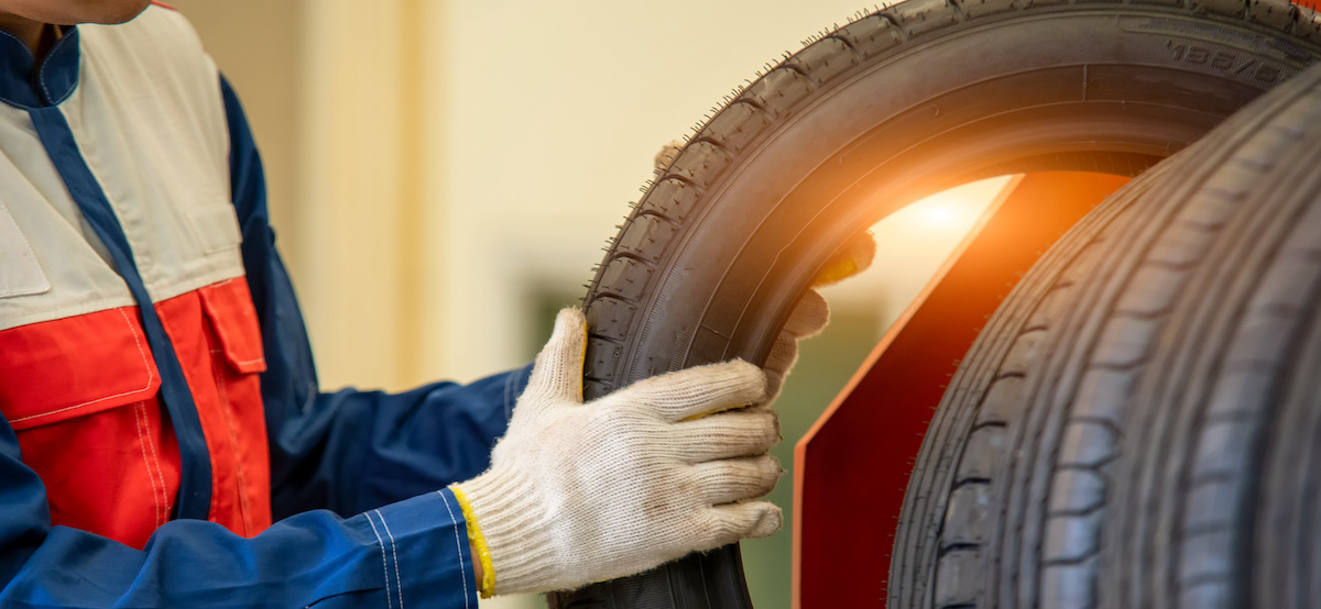 découvrez notre sélection de pneus sportifs été, conçus pour optimiser les performances de votre véhicule sur routes sèches. profitez d'une adhérence exceptionnelle, d'une maniabilité précise et d'un confort de conduite inégalé lors de vos trajets estivaux.