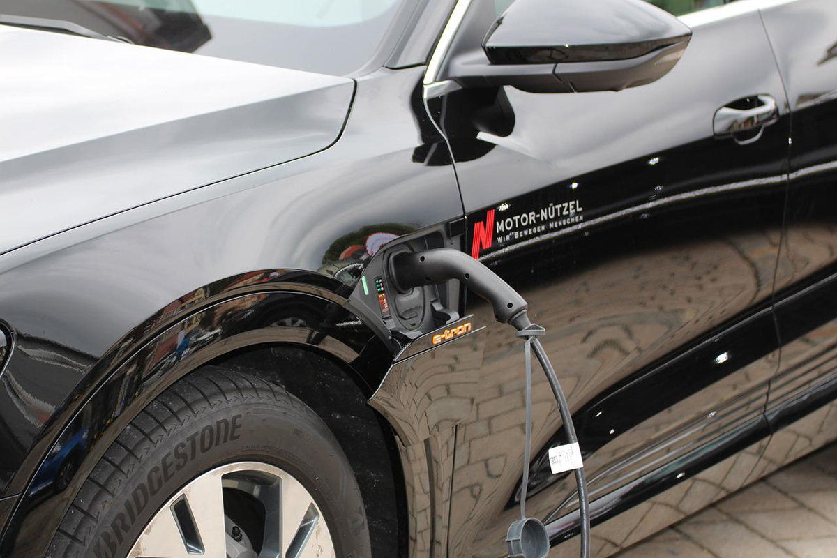 obtenez rapidement un devis sur mesure pour votre assurance voiture électrique. comparez les offres des assureurs et trouvez la couverture adaptée à vos besoins tout en profitant de tarifs compétitifs.