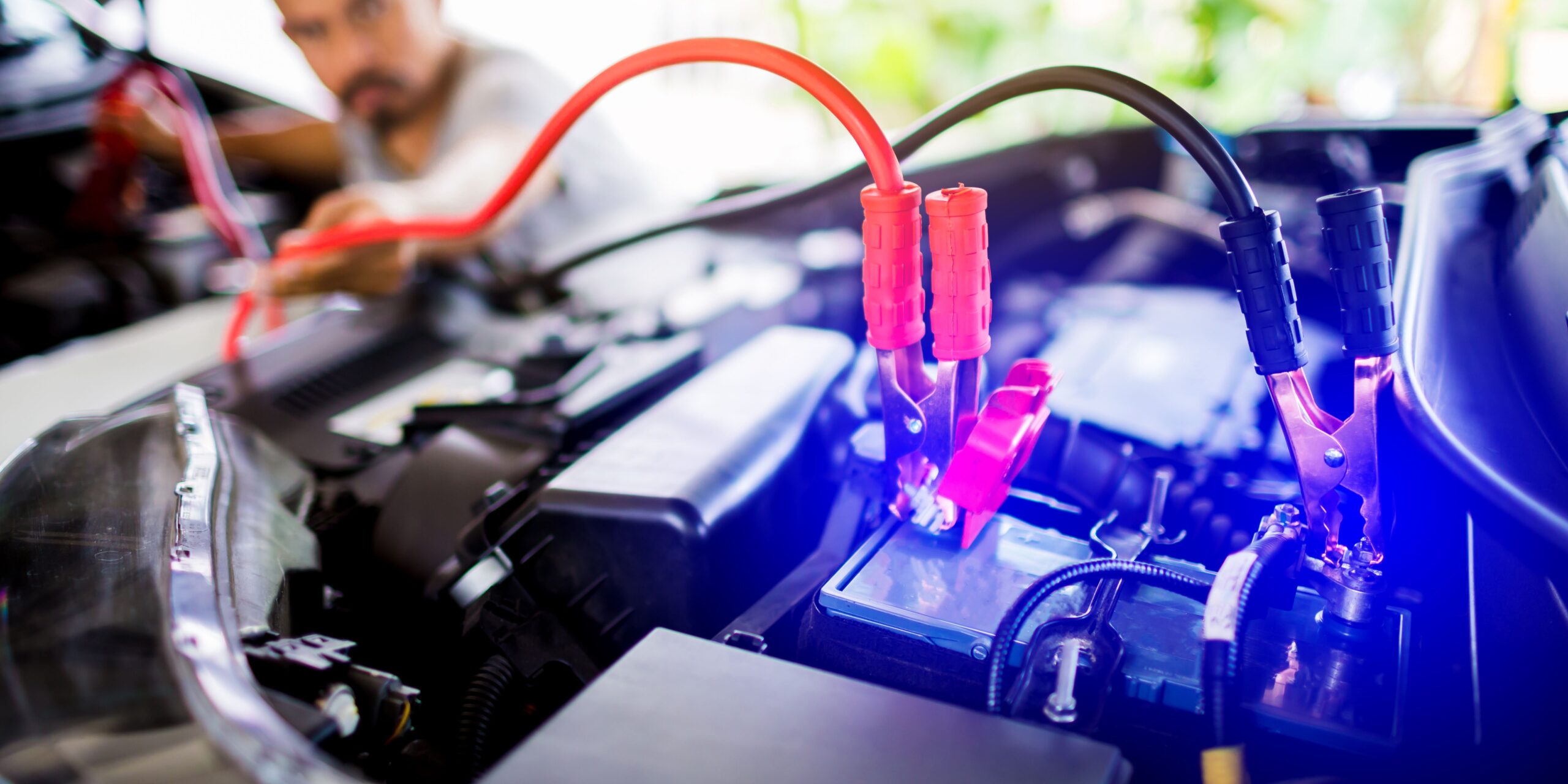 découvrez comment remplacer la batterie de votre voiture en toute simplicité avec notre guide pratique. économisez du temps et de l'argent tout en assurant le bon fonctionnement de votre véhicule. suivez nos étapes claires et conseils pour une installation réussie.