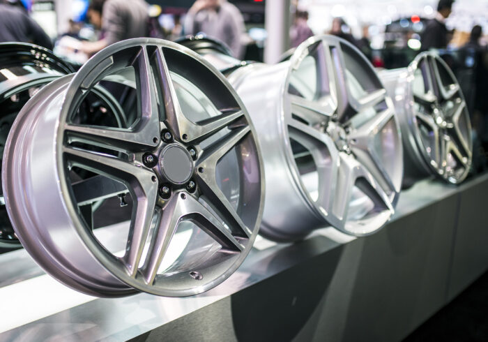 découvrez notre sélection de pneus et jantes de qualité pour améliorer la performance et le style de votre véhicule. choisissez parmi un large éventail de marques et de modèles adaptés à tous les types de conduite.