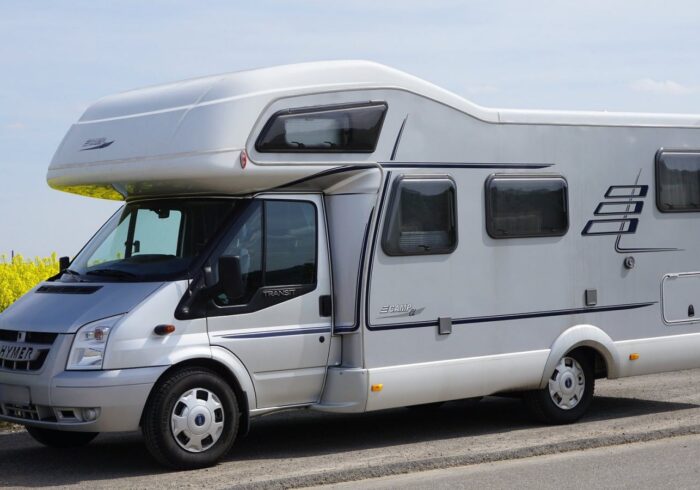découvrez notre sélection de camping-cars abordables, parfaits pour des aventures inoubliables sans se ruiner. profitez d'un confort optimal et de fonctionnalités pratiques pour explorer la nature en toute liberté.