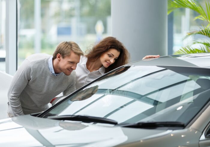 découvrez les étapes essentielles à suivre après l'achat d'une voiture pour assurer une bonne prise en main, gérer l'assurance, l'immatriculation et l'entretien de votre nouveau véhicule.