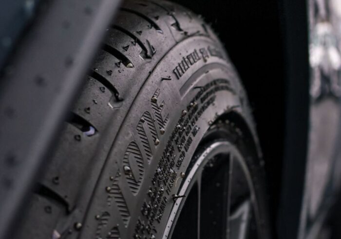 découvrez les inconvénients des pneus 4 saisons : performances réduites en conditions extrêmes, usure prématurée et faible adhérence sur routes enneigées ou verglacées. informez-vous pour faire le meilleur choix pour votre sécurité sur la route.