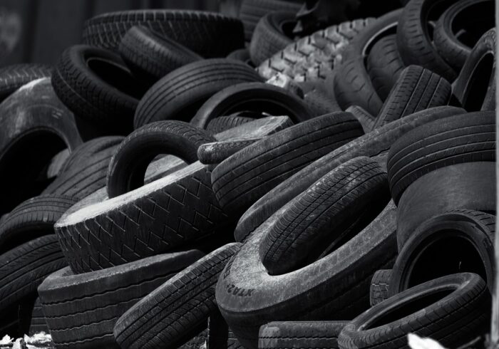découvrez notre sélection de pneus adaptés au hyundai tucson iii pour garantir performance et sécurité sur la route. choisissez parmi une variété de marques et de modèles pour optimiser l'adhérence et le confort de conduite de votre suv.