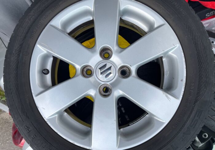 découvrez notre sélection de pneus adaptés à la suzuki swift, alliant performance, sécurité et confort. trouvez les meilleurs pneus pour optimiser votre expérience de conduite et assurer une adhérence parfaite sur la route.