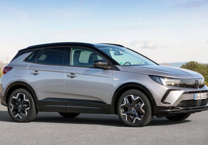 découvrez les pneus optimaux pour votre opel grandland, conçus pour améliorer la performance, la sécurité et le confort de conduite. choisissez parmi une sélection de marques de confiance pour garantir une expérience de conduite optimale et adaptée à toutes les conditions routières.