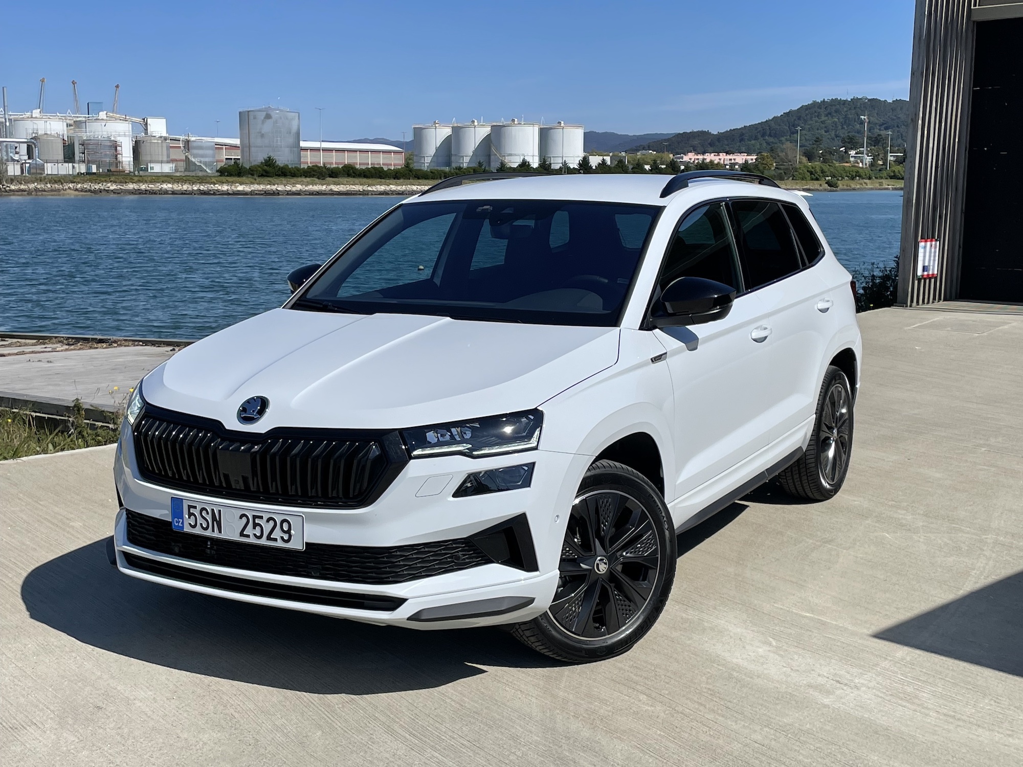 découvrez notre sélection de pneus adaptés pour votre skoda karoq. profitez de performances optimales, de sécurité et de confort sur toutes les routes. commandez dès maintenant les pneus qui conviennent le mieux à votre véhicule skoda karoq.