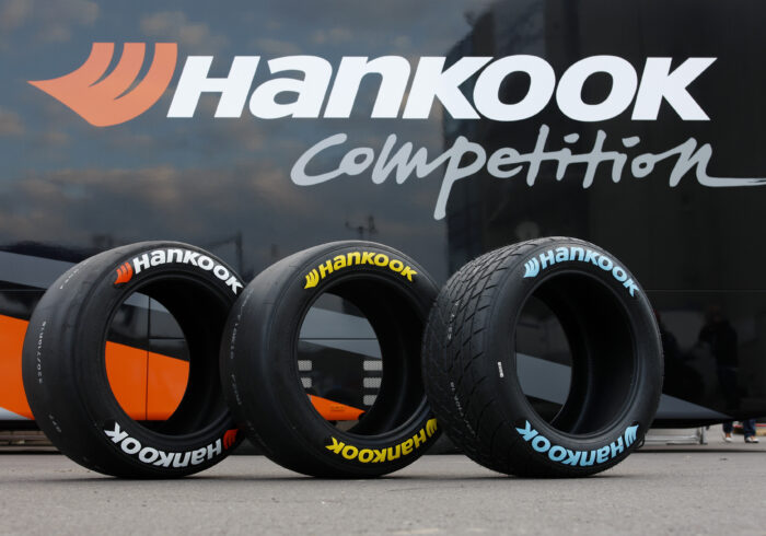 découvrez les pneus hankook, alliant performance, sécurité et durabilité. que ce soit pour la conduite en ville ou sur route, trouvez le bon modèle adapté à votre véhicule et profitez d'une expérience de conduite optimale avec des pneus conçus pour répondre à toutes vos attentes.