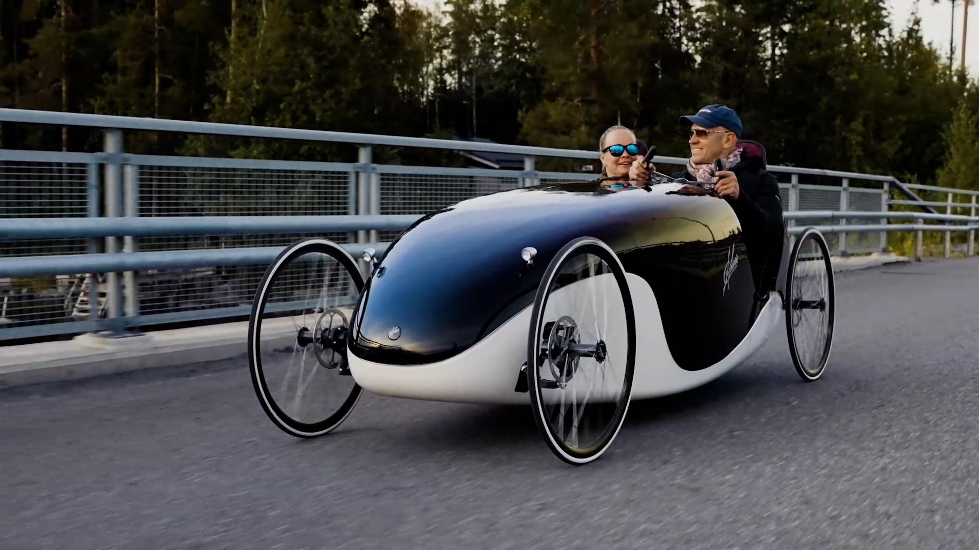 découvrez les quadricycles, une solution innovante et écologique pour améliorer votre mobilité urbaine. confortables, économiques et faciles à manœuvrer, ces véhicules sont idéaux pour naviguer dans les villes tout en réduisant les embouteillages et la pollution. explorez les avantages des quadricycles et transformez vos déplacements en une expérience agréable et durable.