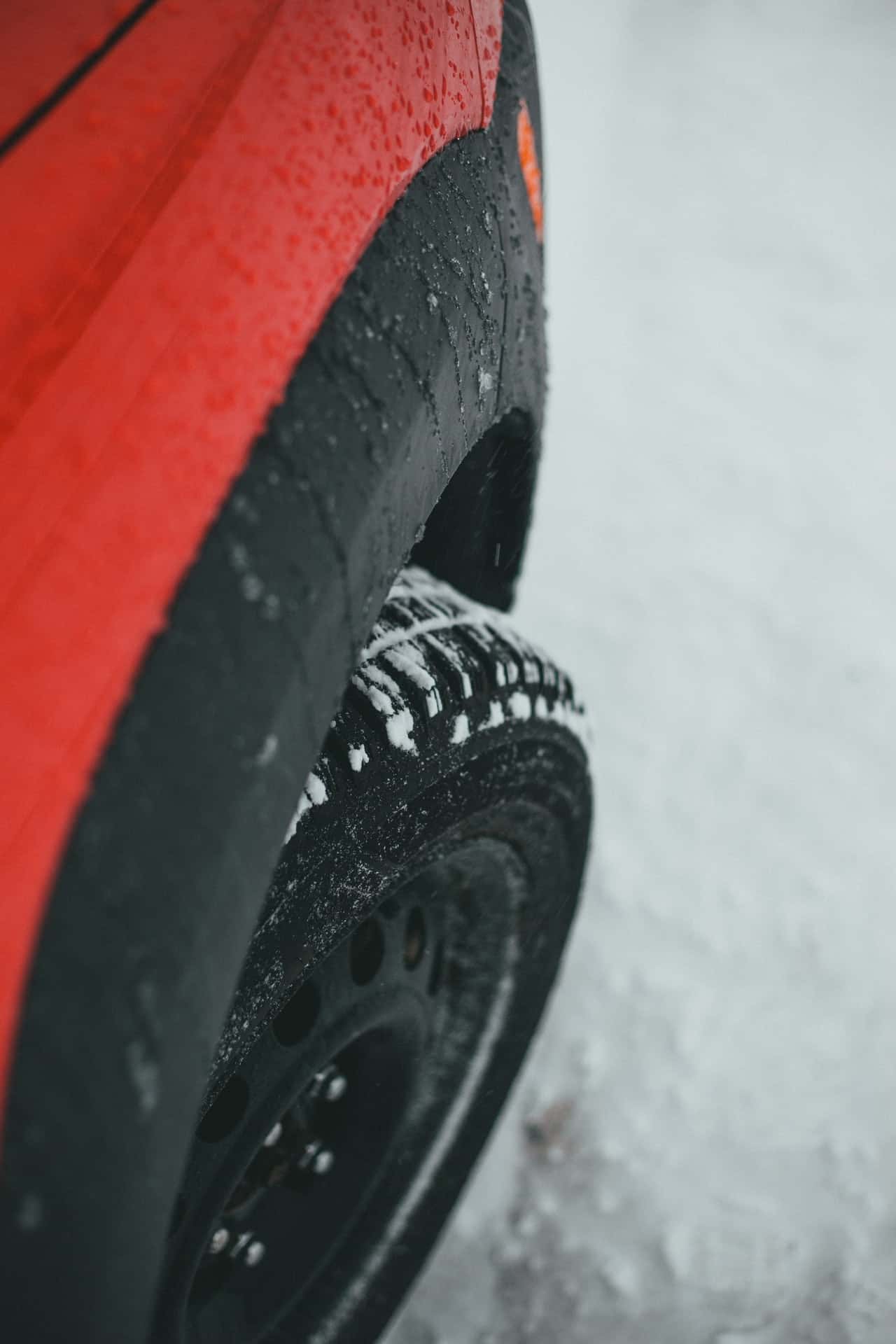 découvrez les inconvénients des pneus 4 saisons : performances limitées en conditions extrêmes, usure rapide, grip et adhérence réduits en hiver, ainsi que des compromis sur le confort de conduite. informez-vous pour faire le meilleur choix pour votre sécurité routière.
