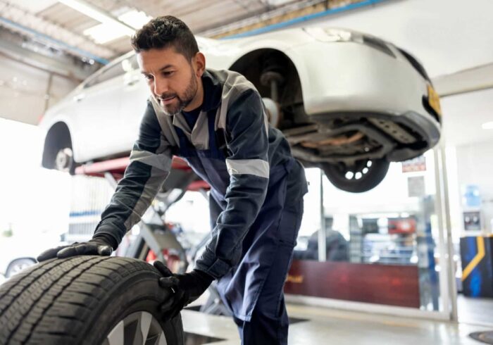 découvrez nos services professionnels de réparation et de remplacement de pneus. assurez la sécurité de votre véhicule et optimisez ses performances avec nos experts qualifiés. profitez de conseils personnalisés et d'une garantie de qualité sur tous nos travaux.