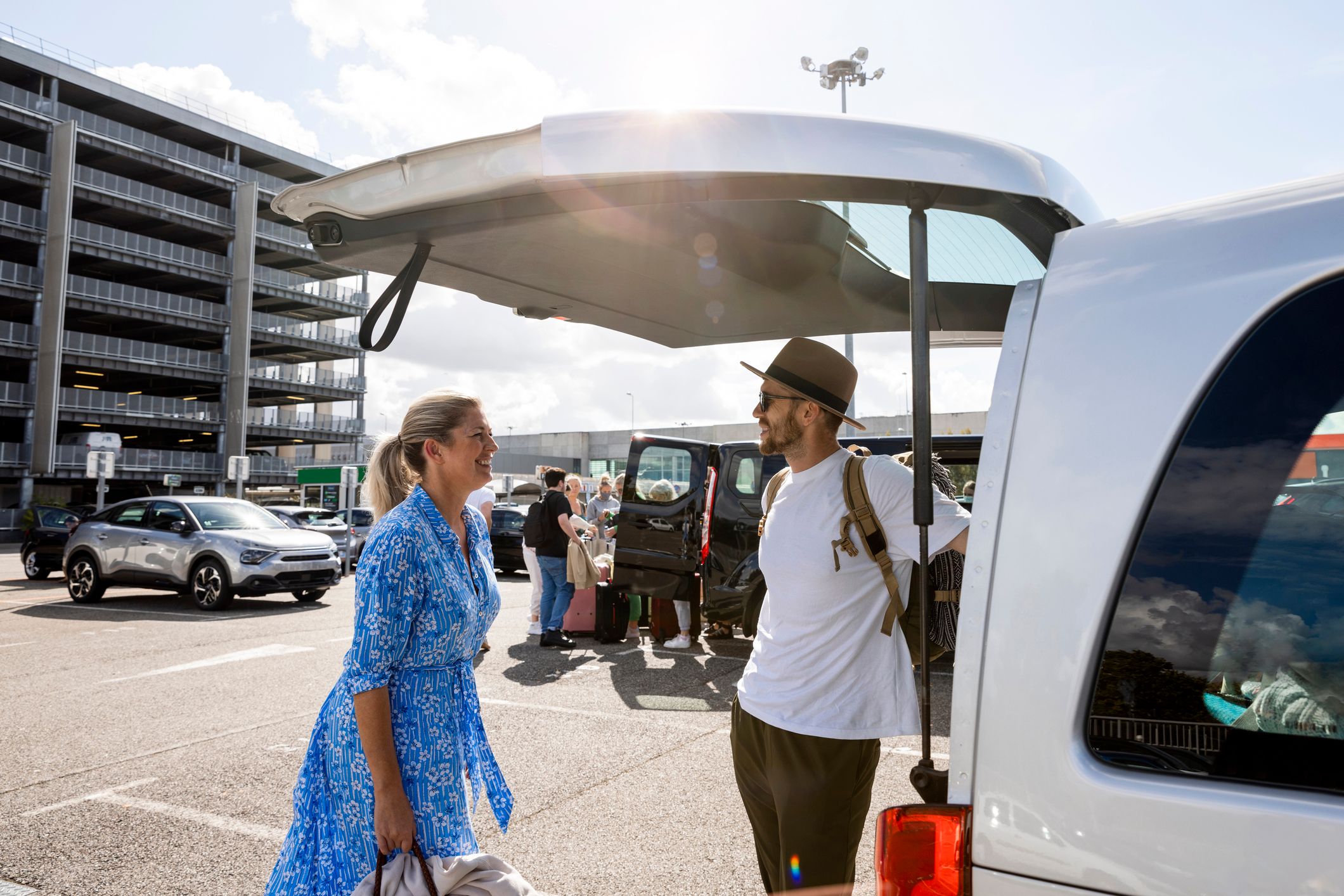 louez une voiture pour vos vacances et explorez des destinations de rêve à votre rythme. profitez de tarifs compétitifs, d'un large choix de véhicules et d'un service exceptionnel pour un séjour inoubliable.