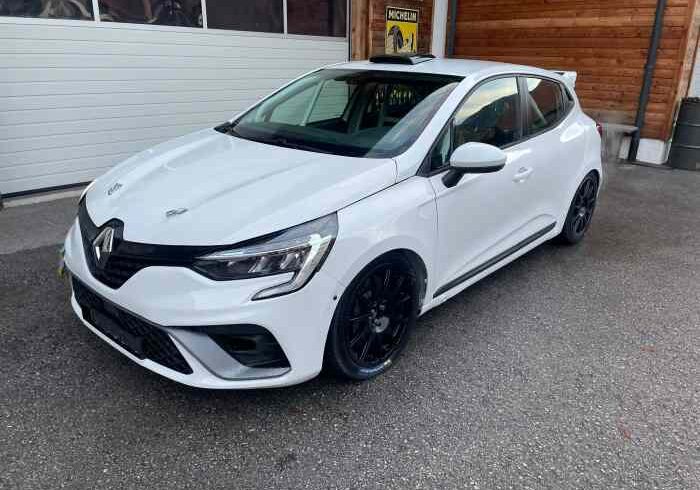 découvrez notre sélection de pneus adaptés à la renault clio v, offrant performance, sécurité et confort de conduite. choisissez parmi une gamme variée pour optimiser votre véhicule.