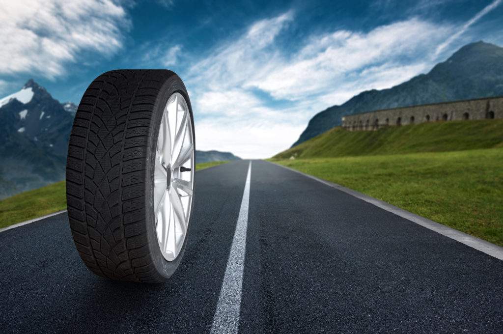 découvrez notre sélection de pneus d'été spécialement conçus pour camping-cars. offrant sécurité, adhérence et durabilité, nos pneus garantissent une conduite agréable sur tous types de routes. préparez votre été en toute sérénité avec des pneus adaptés à vos aventures en plein air.
