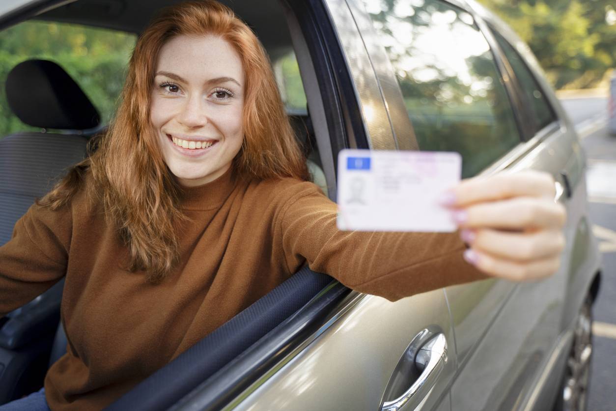 participez à un stage de récupération de points pour améliorer votre sécurité routière. apprenez à mieux conduire et récupérez jusqu'à 4 points sur votre permis de conduire, le tout dans une ambiance conviviale et professionnelle.