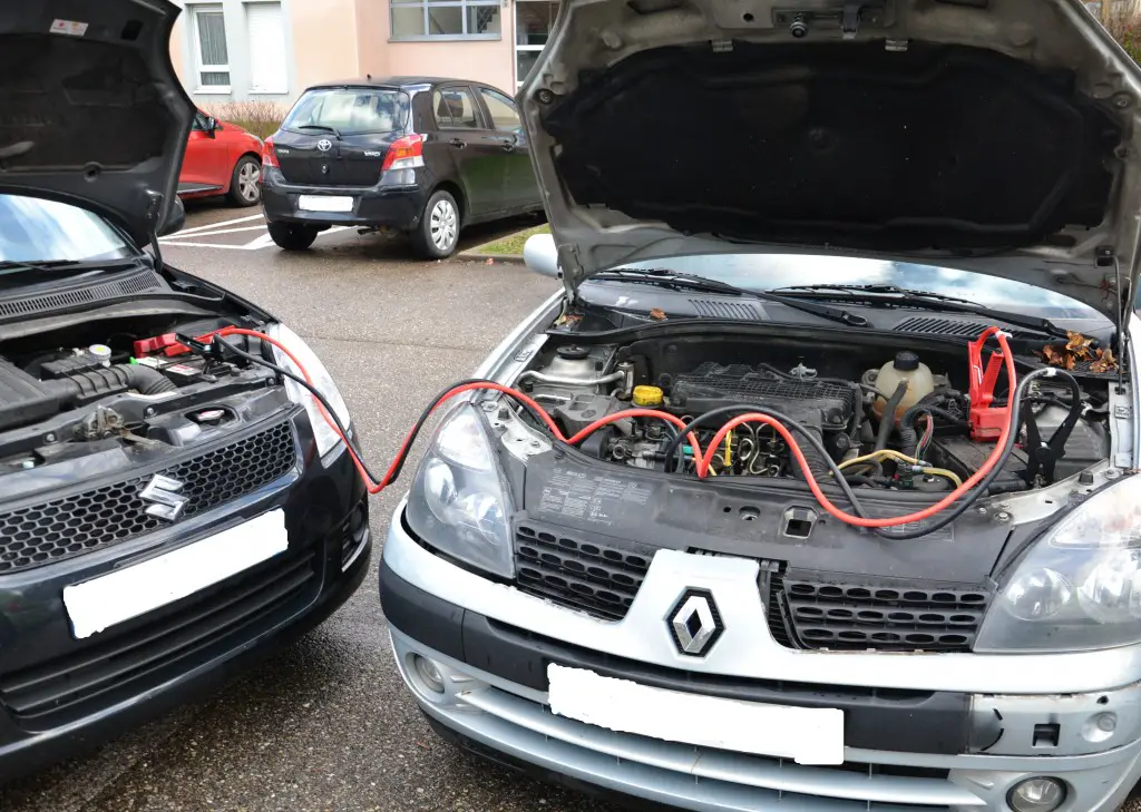 découvrez nos conseils pratiques pour redémarrer votre véhicule en cas de batterie défaillante. apprenez les étapes essentielles, les outils nécessaires et les astuces pour éviter les pannes à l'avenir. récupérez votre autonomie sur la route rapidement et en toute sécurité.