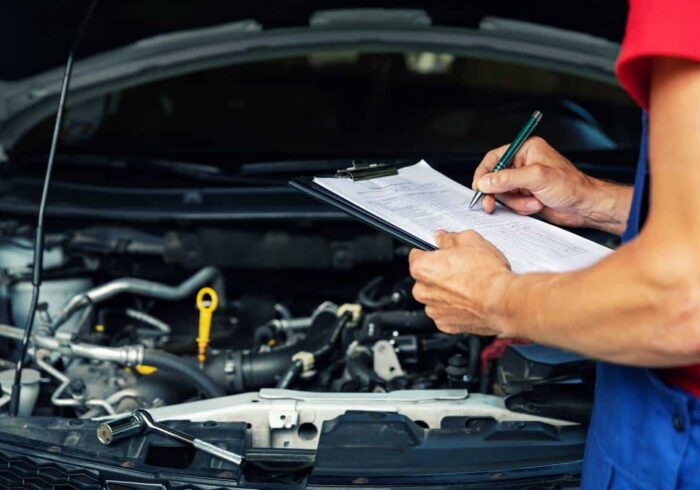 découvrez tout ce qu'il faut savoir sur la contre-visite du contrôle technique : procédures, conseils pratiques et obligations, afin de garantir la conformité et la sécurité de votre véhicule.