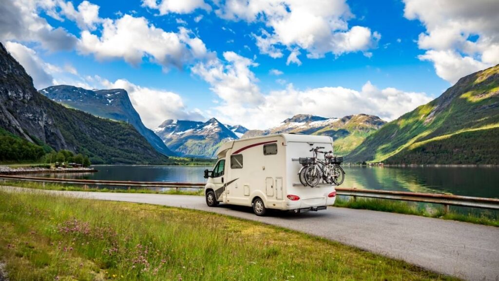 découvrez les nombreux avantages d'un camping-car neuf : confort moderne, équipements de pointe, économies sur les séjours, liberté de voyager à votre rythme et la possibilité de créer des souvenirs inoubliables en pleine nature. explorez la route avec style et sérénité avec un véhicule adapté à vos besoins.