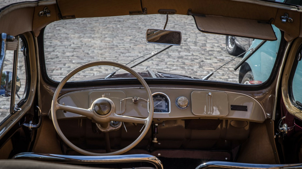 découvrez les nombreux avantages des tapis de voiture : protection contre les salissures, confort amélioré, style personnalisé et facilité d'entretien. protégez votre véhicule tout en ajoutant une touche de personnalité à votre intérieur automobile.