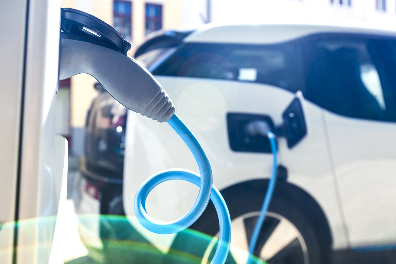 découvrez les nombreux avantages des voitures électriques en 2025, notamment les économies de carburant, l'impact environnemental réduit, les incitations fiscales et les innovations technologiques qui rendent la conduite plus agréable et efficace que jamais.