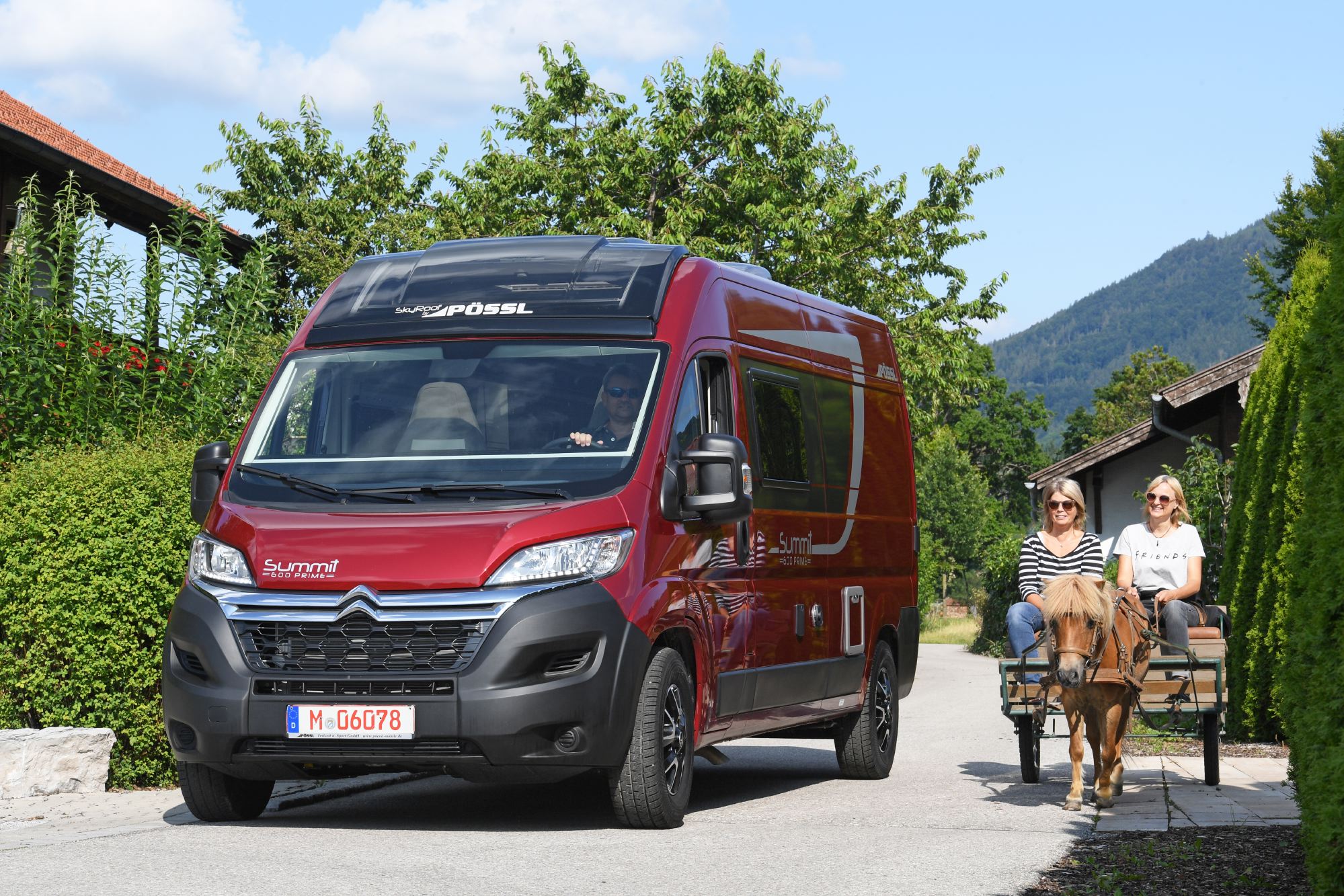 découvrez la liberté de voyager avec un camping-car ! explorez des paysages époustouflants, visitez des destinations uniques et profitez de la nature tout en ayant le confort de votre maison sur roues. idéal pour les aventuriers et les familles, le camping-car vous offre une expérience de voyage inoubliable.