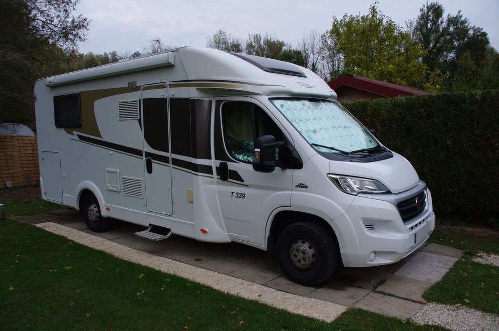découvrez notre sélection de camping-cars pas cher, parfaits pour vos aventures en plein air. profitez de tarifs imbattables sans compromettre la qualité et le confort. réservez dès maintenant votre véhicule idéal et partez à la découverte de nouveaux horizons!