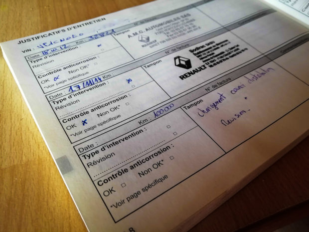 découvrez tout ce qu'il faut savoir sur le carnet d'entretien de la renault mégane. guide complet pour assurer la longévité et le bon fonctionnement de votre véhicule, incluant les intervalles de maintenance, les conseils d'entretien et les services recommandés.