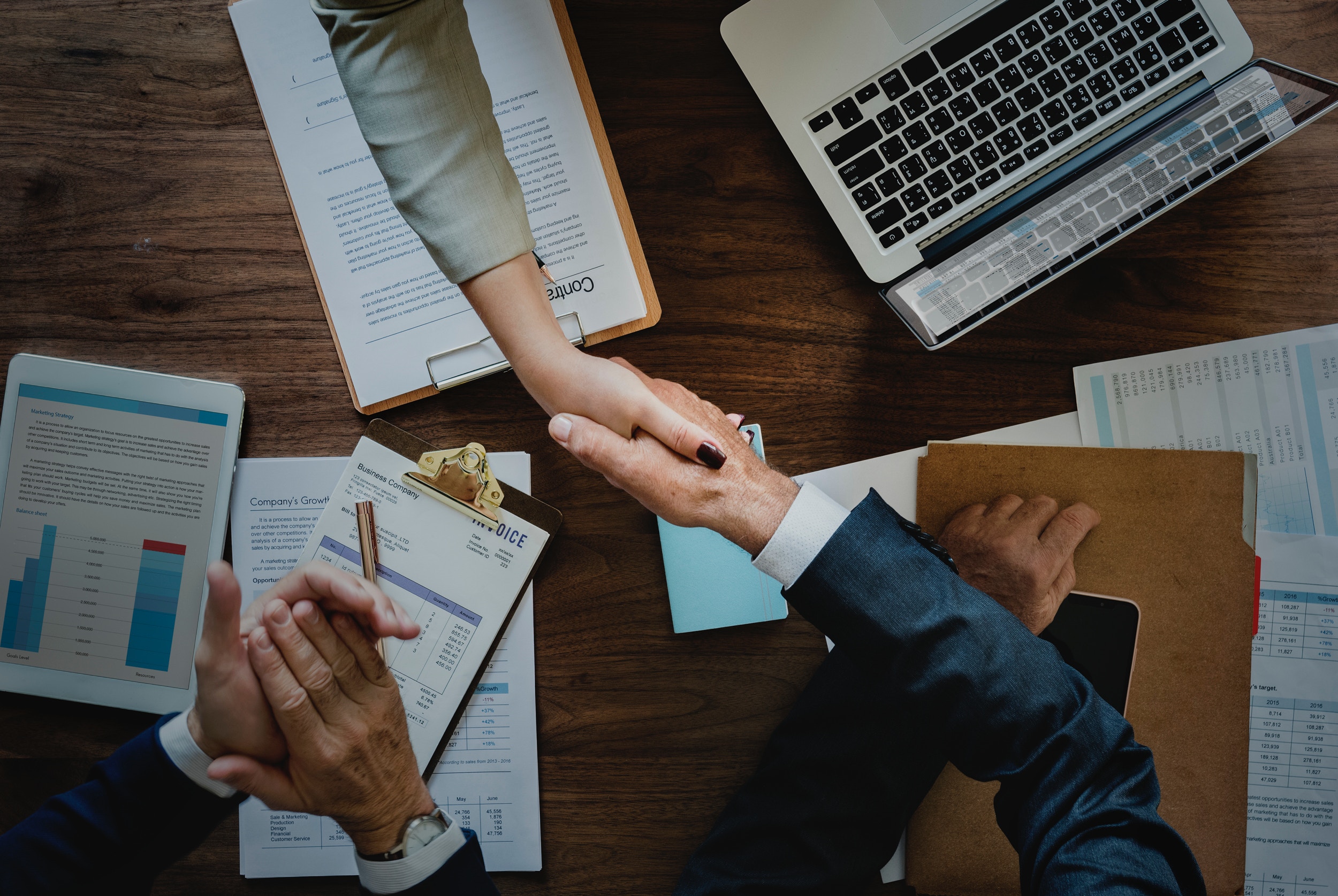 découvrez comment choisir la meilleure assurance auto pour vos besoins. comparez les options, évaluez les garanties et trouvez une couverture optimale qui protège votre véhicule et votre budget.