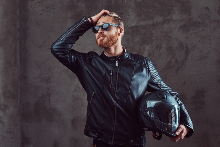 découvrez comment choisir le blouson en cuir parfait pour moto qui allie style, confort et sécurité. nos conseils vous guideront dans la sélection du modèle idéal pour vos aventures sur deux roues.