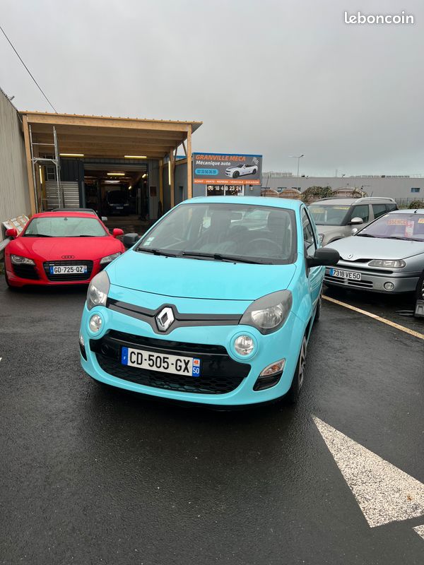découvrez nos conseils pour bien choisir les pneus adaptés à votre twingo 2. que vous recherchiez des performances optimales, un confort de conduite ou une efficacité énergétique, trouvez le meilleur pneu pour votre véhicule afin d'assurer sécurité et plaisir sur la route.