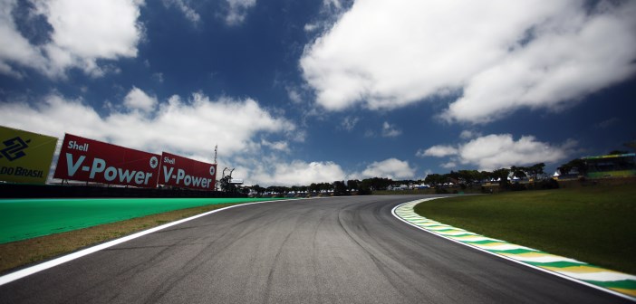 découvrez les meilleurs circuits voiture pour des sensations fortes et des expériences inoubliables. que vous soyez un amateur de vitesse ou un pilote en herbe, trouvez le circuit qui vous convient pour vivre des moments palpitants au volant.