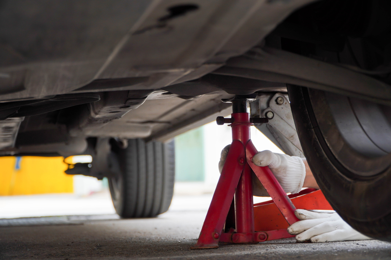 découvrez les tarifs et facteurs influençant le coût du remplacement d'une boîte de vitesses. informez-vous sur les options disponibles et les conseils pour optimiser votre budget automobile.