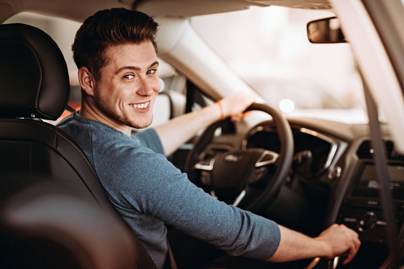 découvrez notre offre de couverture auto spécialement conçue pour les jeunes conducteurs. bénéficiez de tarifs avantageux, d'une protection adaptée et d'un accompagnement personnalisé pour prendre la route en toute sérénité.