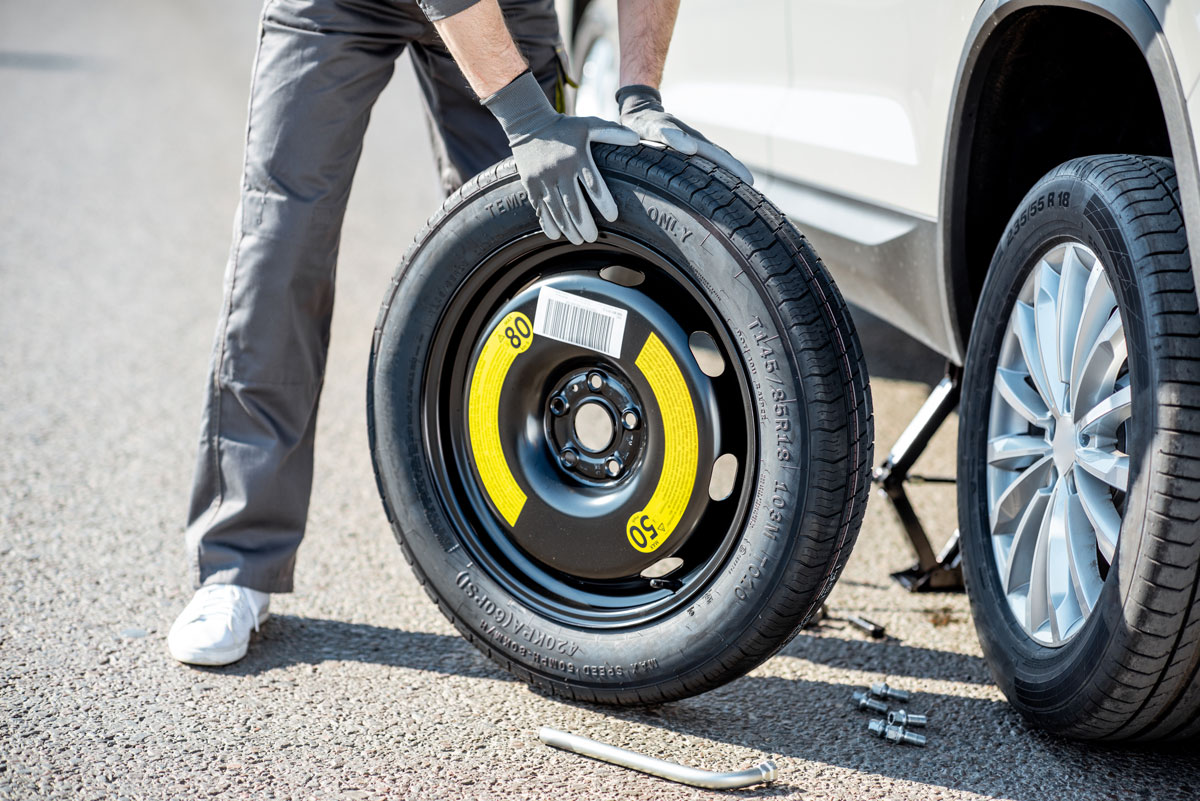 découvrez tout ce qu'il faut savoir sur la distance d'utilisation d'une roue de secours. apprenez les conseils pratiques pour rouler en toute sécurité et prolonger la durée de vie de votre véhicule après une crevaison.