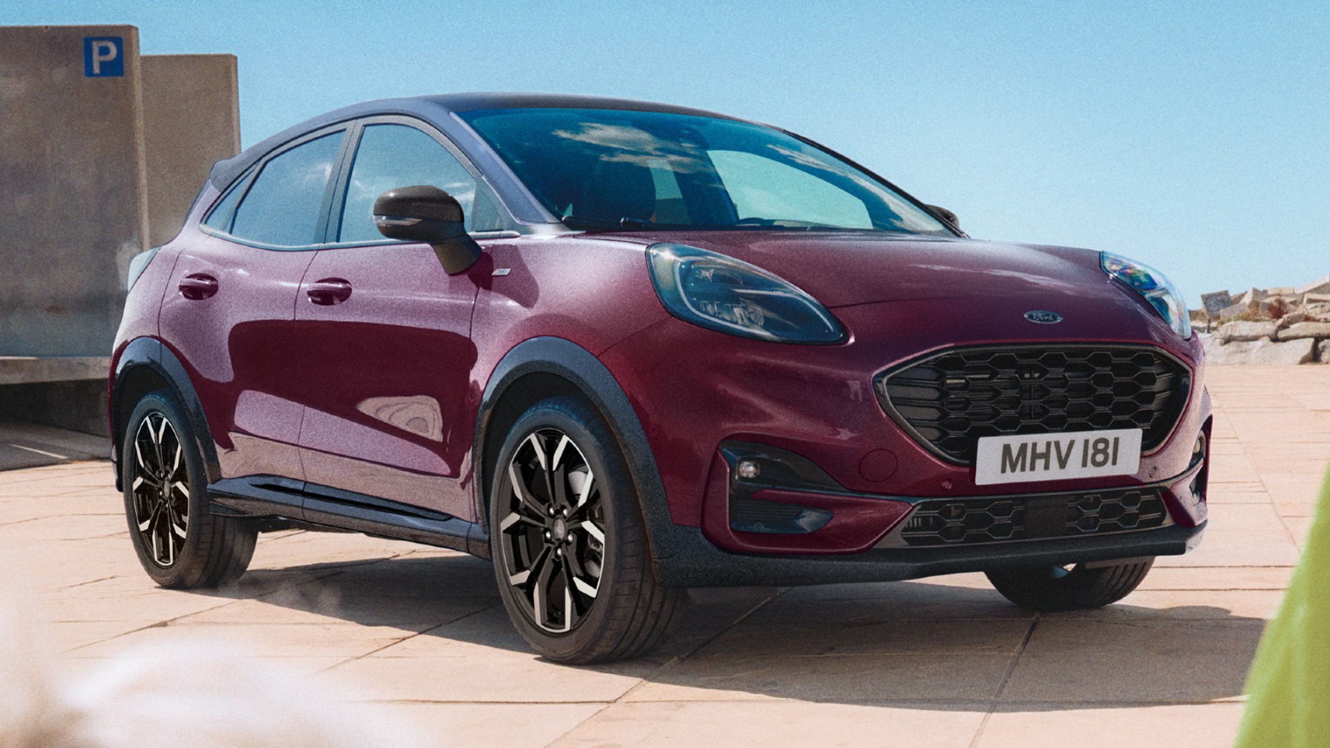 découvrez le ford puma, un suv affirmé alliant élégance et performance. avec son design dynamique et ses technologies avancées, profitez d'une expérience de conduite inégalée, idéale pour la ville comme pour l'aventure.