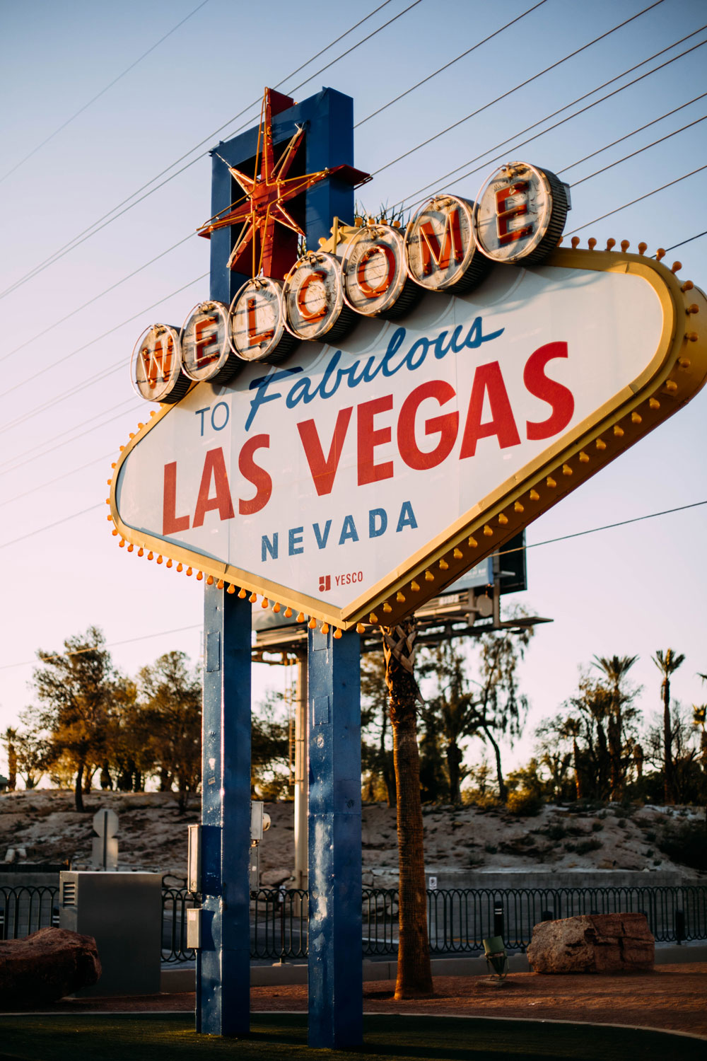 découvrez notre guide complet sur las vegas : des attractions emblématiques, les meilleurs restaurants, des astuces pour profiter au maximum de votre séjour et les activités incontournables à ne pas manquer dans la ville du divertissement.
