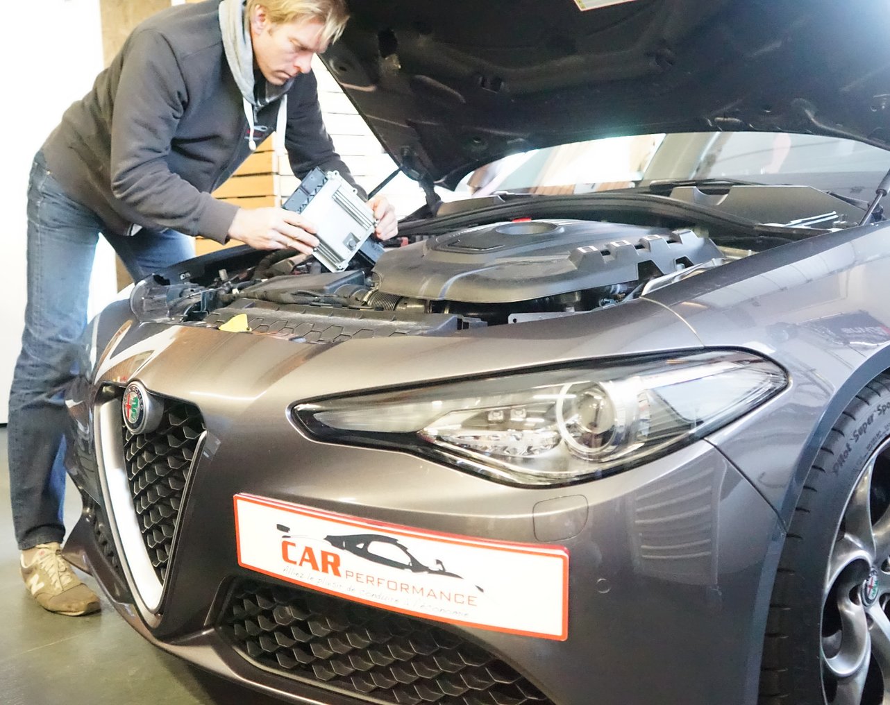 découvrez l'importance de la reprogrammation moteur pour améliorer les performances de votre véhicule, optimiser sa consommation de carburant et prolonger sa durée de vie. transformez votre expérience de conduite avec cette technique incontournable pour les passionnés d'automobile.