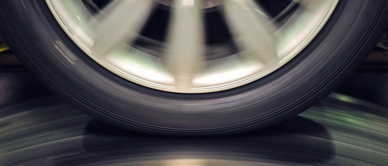 découvrez comment l'innovation dans le domaine des pneus est révolutionnée grâce à la simulation. explorez les techniques avancées qui améliorent la performance, la sécurité et la durabilité des pneus, tout en réduisant les coûts de production.