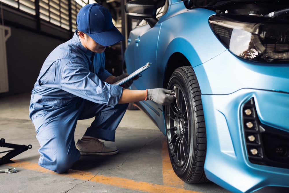 découvrez les étapes essentielles pour installer vos pneus correctement et en toute sécurité. apprenez les techniques adaptées pour garantir une performance optimale et prolonger la durée de vie de vos pneus. suivez notre guide pratique pour un montage efficace.