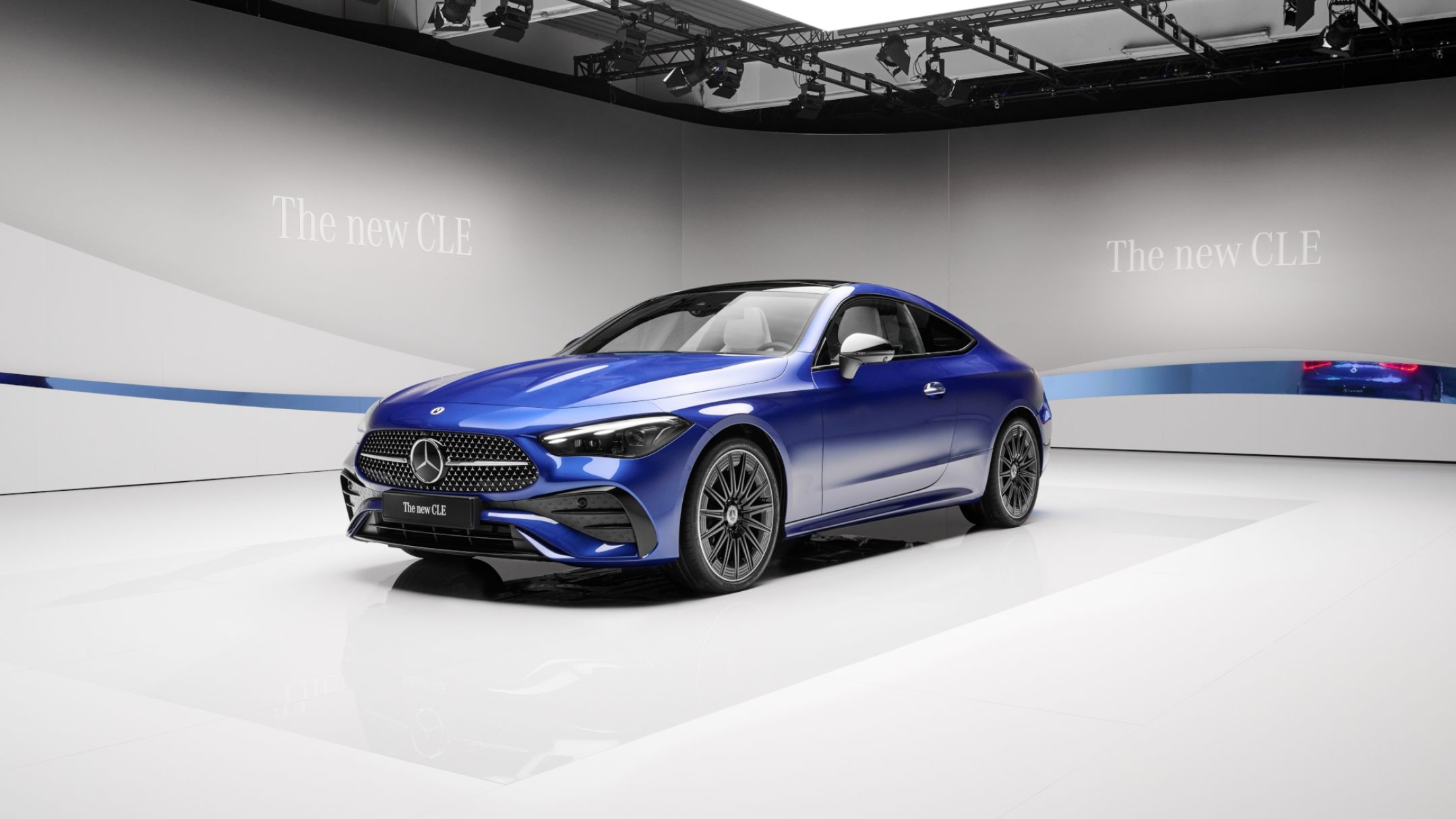découvrez notre sélection complète de modèles mercedes, alliant luxe, performance et innovation. explorez les caractéristiques uniques de chaque véhicule, des berlines élégantes aux suv spacieux, et trouvez le modèle parfait qui répond à vos désirs.