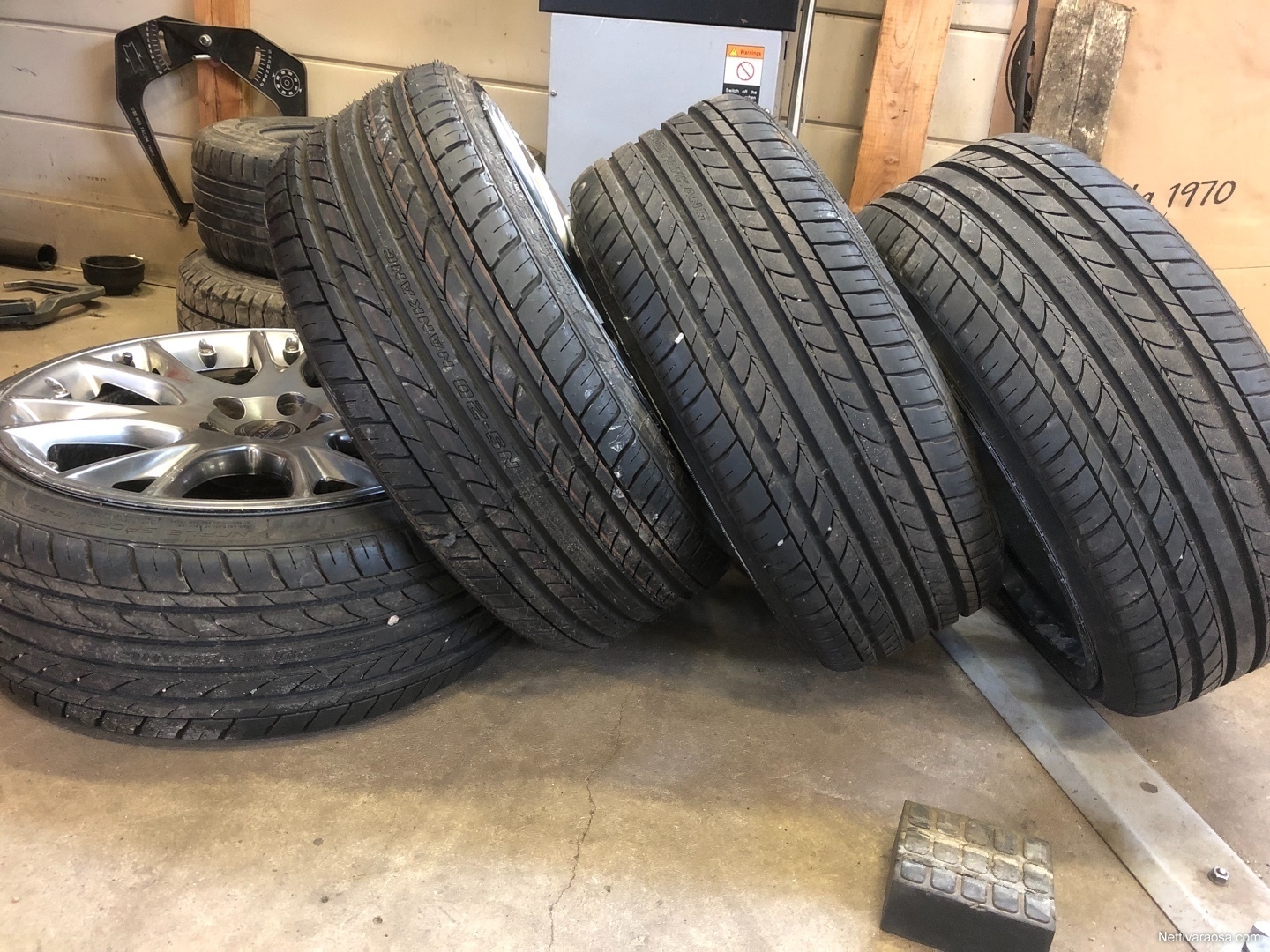 découvrez le pneu été nankang ns-20, alliant performance et qualité. profitez d'une conduite sécurisée et d'une excellente tenue de route dans toutes les conditions estivales. idéal pour les automobilistes à la recherche de fiabilité et de confort.