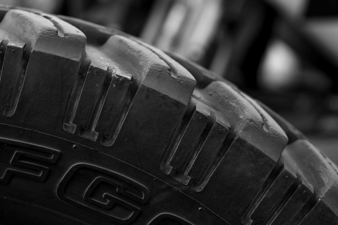 découvrez les pneus tout temps bfgoodrich, conçus pour offrir une excellente adhérence et durabilité tout au long de l'année. idéaux pour les conducteurs recherchant performance et sécurité sur toutes les routes, quelles que soient les conditions météorologiques.