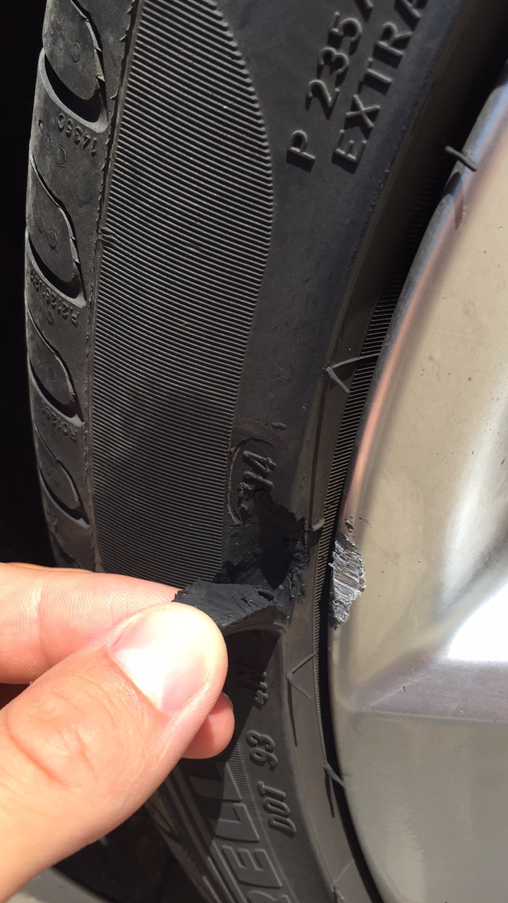 découvrez comment identifier et gérer les pneus à fuir pour assurer votre sécurité sur la route. obtenez des astuces de maintenance, des conseils d'inspection et des recommandations pour remplacer vos pneus usés, afin de garantir une conduite sans souci.