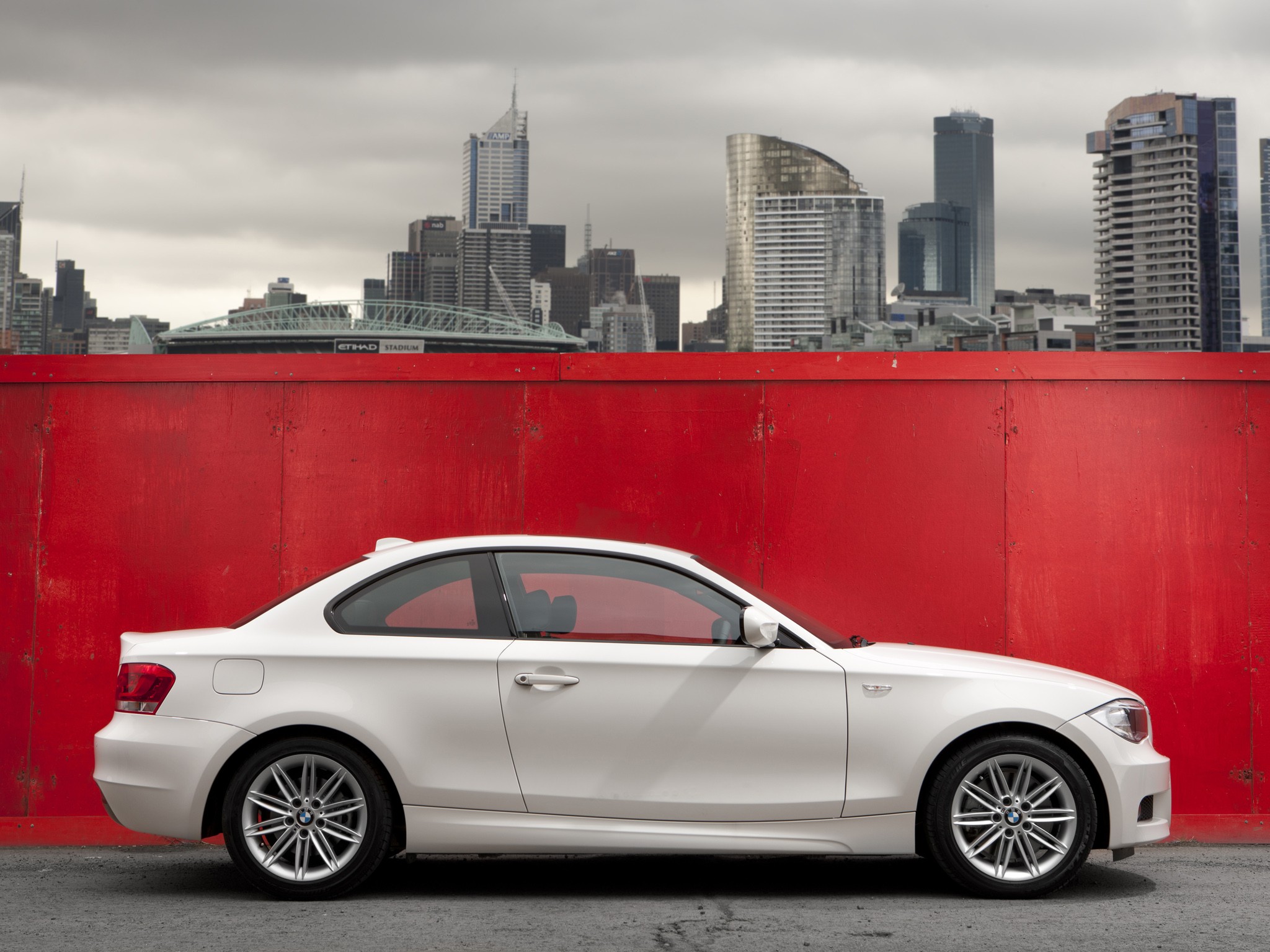 découvrez notre sélection de pneus adaptés pour la bmw série 1, alliant performance, confort et sécurité. trouvez les meilleures marques et modèles pour optimiser votre conduite sur tous les types de routes.