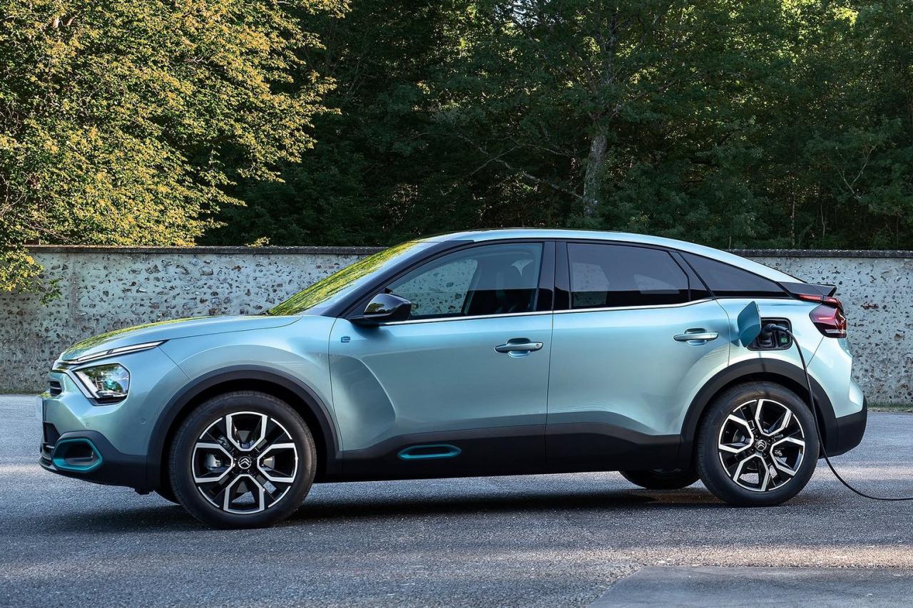 découvrez notre sélection de pneus adaptés à la citroën c4 iii. optimisez la performance, la sécurité et le confort de votre véhicule avec des pneus de qualité, conçus pour tous les types de routes et conditions climatiques.