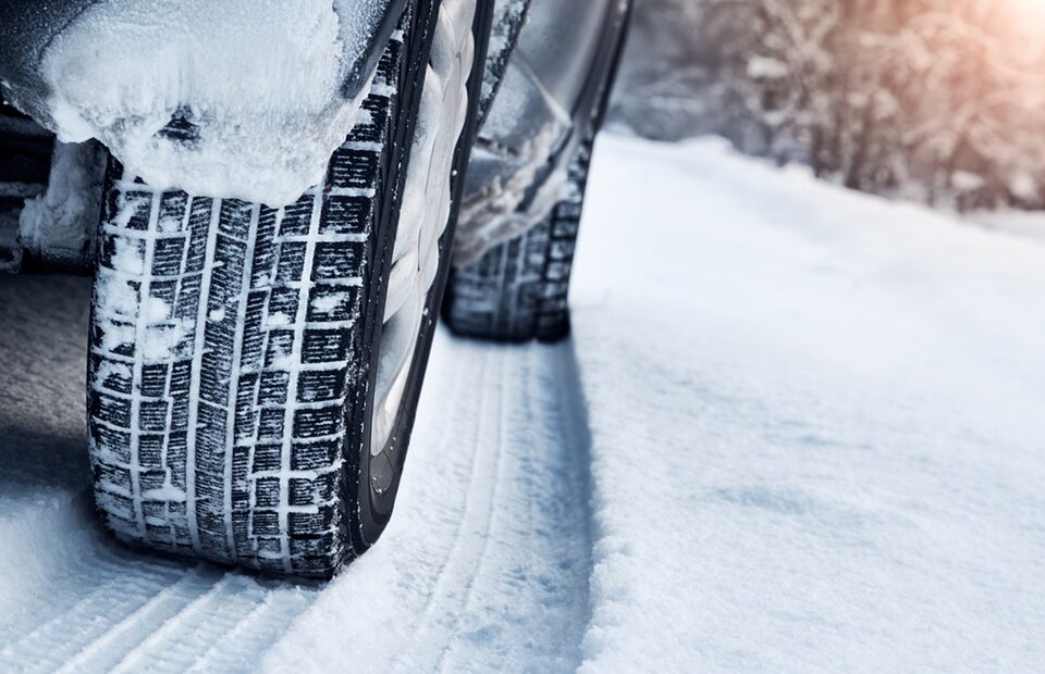découvrez notre sélection de pneus hiver adaptés à toutes les conditions climatiques. assurez votre sécurité et votre confort sur la route cet hiver grâce à des pneus performants et fiables.
