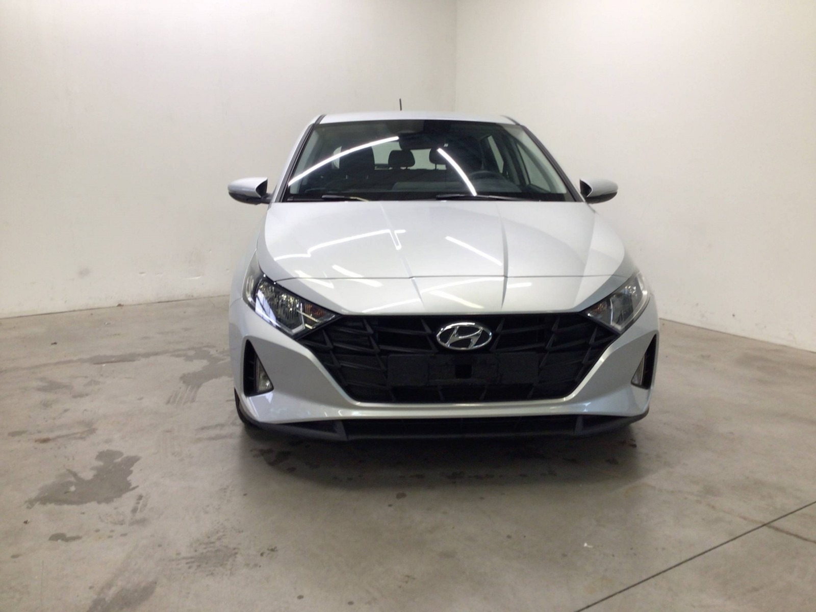 découvrez notre sélection de pneus adaptés à la hyundai i20, alliant performance, sécurité et confort de conduite. trouvez le pneu idéal pour votre véhicule et roulez en toute sérénité sur tous les types de routes.