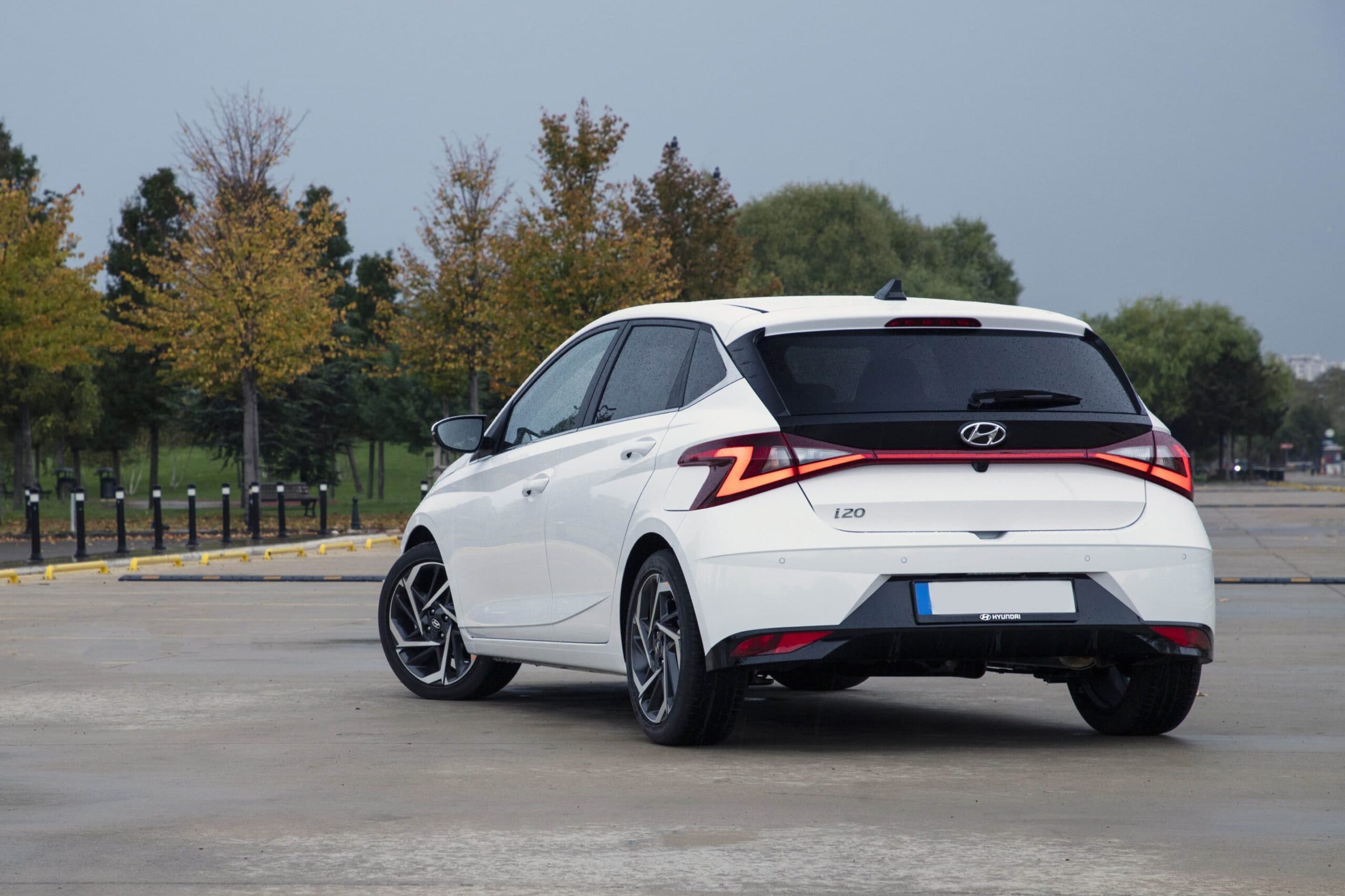 découvrez notre gamme de pneus spécialement conçus pour la hyundai i20. offrant performance, sécurité et confort, nos pneus répondent aux normes les plus élevées pour assurer une conduite agréable et sécurisée. trouvez le pneu idéal pour votre hyundai i20 dès aujourd'hui !